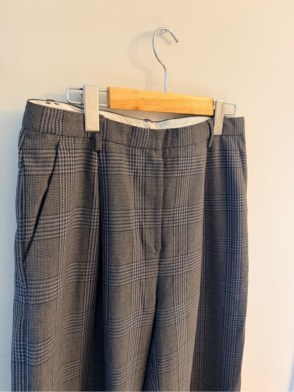 Gray Plaid Wilfred fall pants! Wide leg.